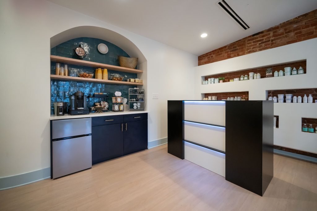 Mane Street Georgetown Interior Photo Session. (Joy Asico-Smith / Asico Photo) Experience the best luxury haircare from the premier salon experience in Washington, DC Georgetown, Mane Street Georgetown is the best hair salon in Georgetown, Washington DC. Mane Street Georgetown helps you with self-care and investment in yourself and your hair. Barbershop, hair and beauty salon, hair cut, hair parlour
