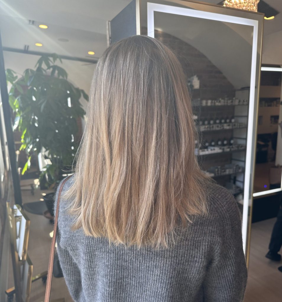 Mane Street Georgetown is the top rated and newest salon in Georgetown, Washington D.C. Led by master colorist, Kimberly Christoph, she leads a team of master stylists to offer the best salon experience in Washington D.C. Specializing in hair color services in Georgetown, Mane Street Georgetown is like no other. Voted Best of The City by Modern Luxury, Mane Street is one of the best salons in Georgetown, Washington D.C. salons in Washington d.c., haircut in Georgetown, hair salons in Georgetown, Washington D.C. hair salon, haircuts in Washington D.C., DC salon, salons in DC, headspa in washington D.C., Georgetown head spa, head spa in Georgetown. Georgetown Balayage Specialist, hand-painted highlights, natural dimension, sun-kissed