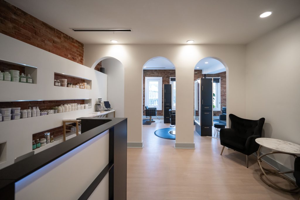 Experience the joy of professional head spa services from our Washington D.C. salon for Davines Head spa treatments. Mane Street Georgetown is the top rated and newest salon in Georgetown, Washington D.C. Led by master colorist, Kimberly Christoph, she leads a team of master stylists to offer the best salon experience in Washington D.C. Specializing in hair color services in Georgetown, Mane Street Georgetown is like no other. Voted Best of The City by Modern Luxury, Mane Street is one of the best salons in Georgetown, Washington D.C. salons in Washington d.c., haircut in Georgetown, hair salons in Georgetown, Washington D.C. hair salon, haircuts in Washington D.C., DC salon, salons in DC. 