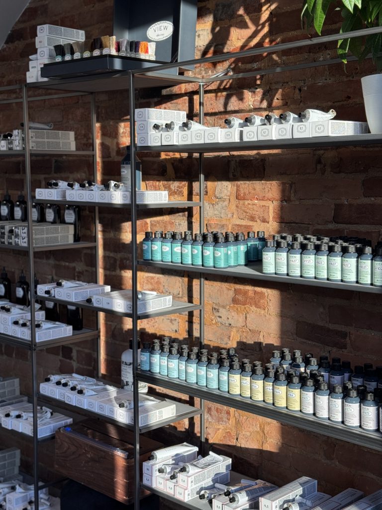 Mane Street Georgetown is the top rated and newest salon in Georgetown, Washington D.C. Led by master colorist, Kimberly Christoph, she leads a team of master stylists to offer the best salon experience in Washington D.C. Specializing in hair color services in Georgetown, Mane Street Georgetown is like no other. Voted Best of The City by Modern Luxury, Mane Street is one of the best salons in Georgetown, Washington D.C. salons in Washington d.c., haircut in Georgetown, hair salons in Georgetown, Washington D.C. hair salon, haircuts in Washington D.C., DC salon, salons in DC, headspa in washington D.C., Georgetown head spa, head spa in Georgetown, extensions in Georgetown, Washington D.C. hair extensions. Ammonia free hair color, Davines color, gentle hair color in DC